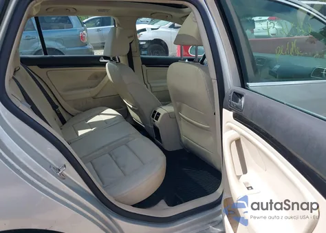 2011 Volkswagen Jetta Sportwagen 2.0L Tdi from USA, damaged, VIN 3VWPL8AJ3BM604912